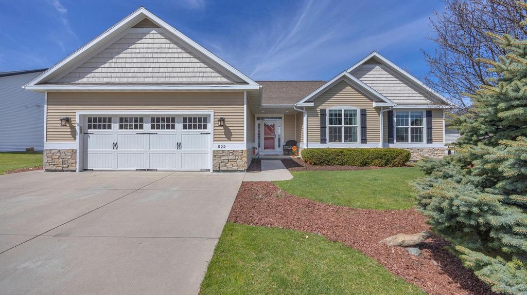 522 Cloverdale LANE, Plymouth, WI 53073