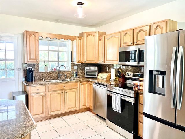 8522 SW 148th Terrace, Palmetto Bay, FL 33158