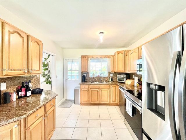 8522 SW 148th Terrace, Palmetto Bay, FL 33158