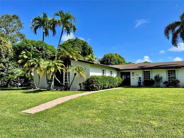 8522 SW 148th Terrace, Palmetto Bay, FL 33158