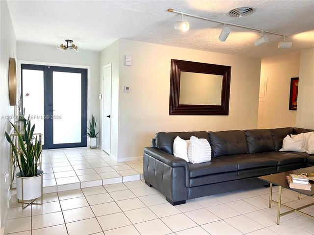 8522 SW 148th Terrace, Palmetto Bay, FL 33158