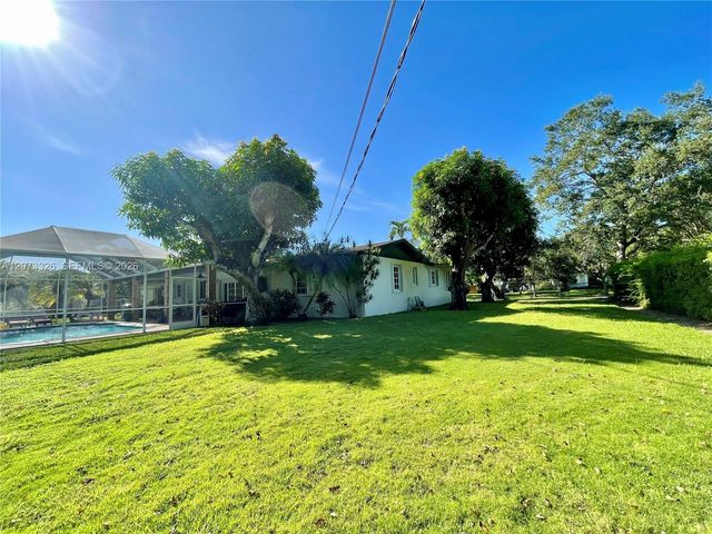 8522 SW 148th Terrace, Palmetto Bay, FL 33158