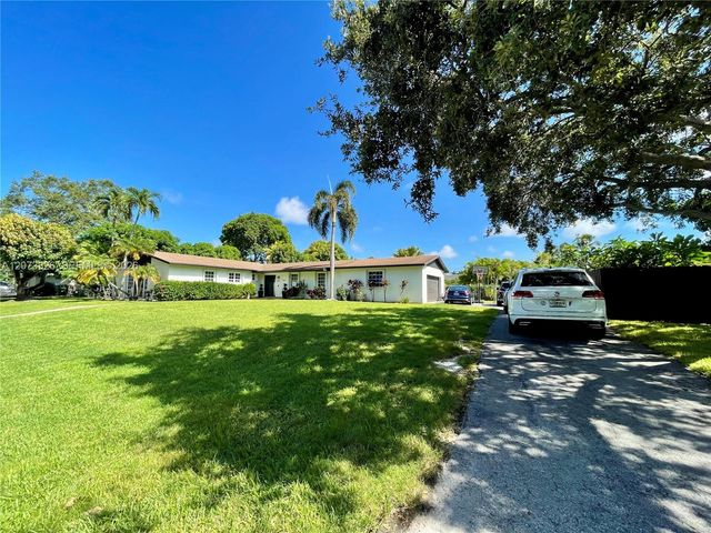 8522 SW 148th Terrace, Palmetto Bay, FL 33158
