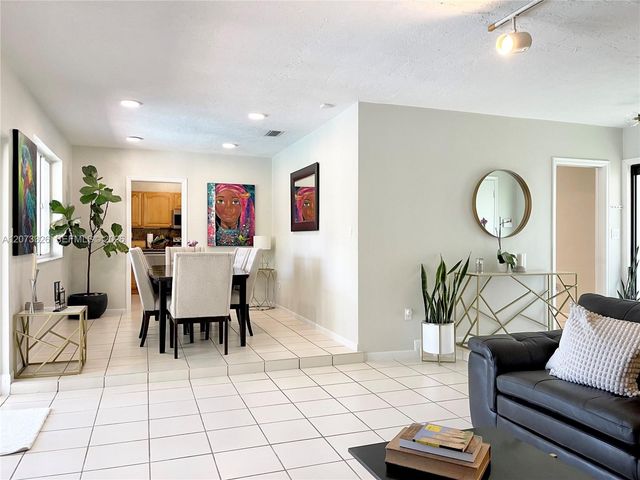 8522 SW 148th Terrace, Palmetto Bay, FL 33158