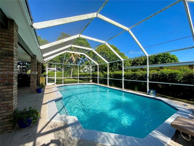 8522 SW 148th Terrace, Palmetto Bay, FL 33158