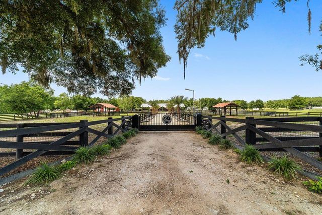 16392 NE JACKSONVILLE ROAD, Citra, FL 32113