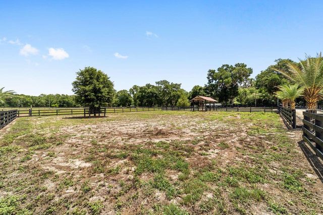 16392 NE JACKSONVILLE ROAD, Citra, FL 32113