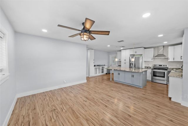 3712 N CLEARFIELD AVENUE, Tampa, FL 33603