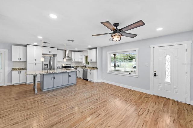 3712 N CLEARFIELD AVENUE, Tampa, FL 33603
