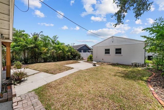 3712 N CLEARFIELD AVENUE, Tampa, FL 33603