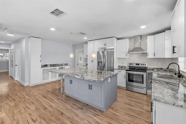 3712 N CLEARFIELD AVENUE, Tampa, FL 33603