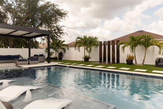 526 FIRST CAPE CORAL DRIVE, Winter Garden, FL 34787
