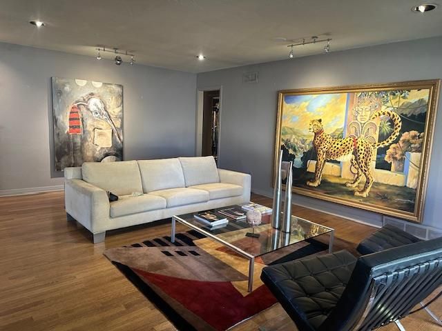 1710 Dorchester Drive, Nichols Hills, OK 73120