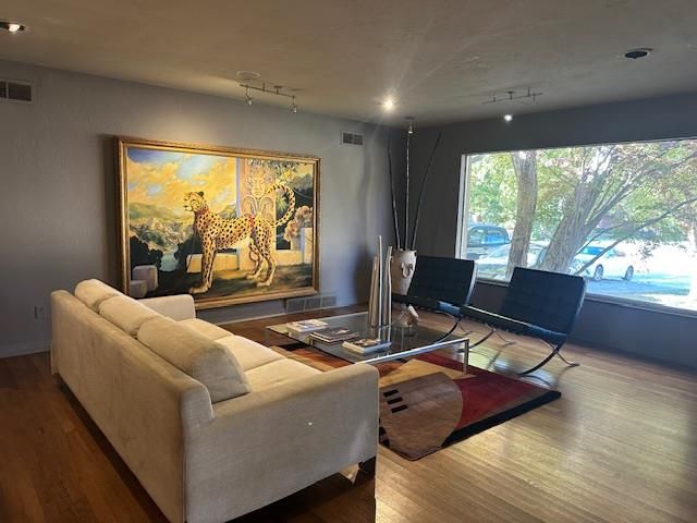 1710 Dorchester Drive, Nichols Hills, OK 73120