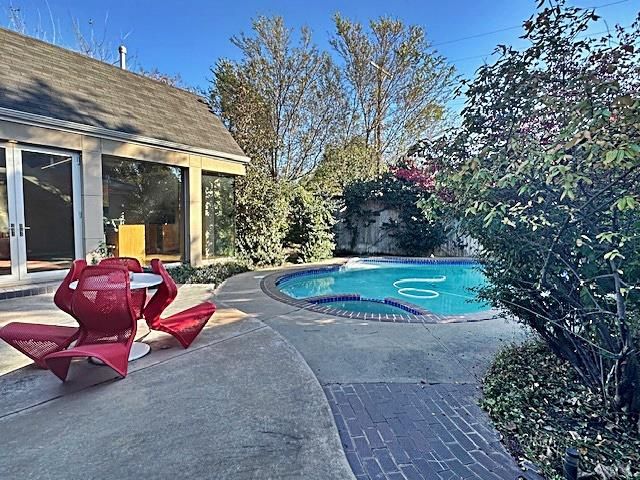 1710 Dorchester Drive, Nichols Hills, OK 73120