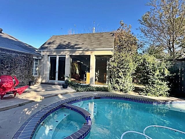 1710 Dorchester Drive, Nichols Hills, OK 73120