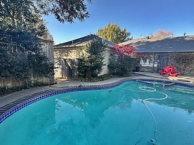 1710 Dorchester Drive, Nichols Hills, OK 73120