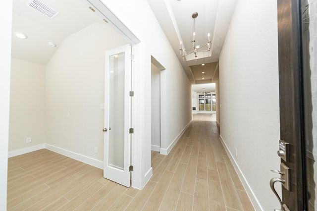 1915 Langford Street, Montgomery, TX 77316
