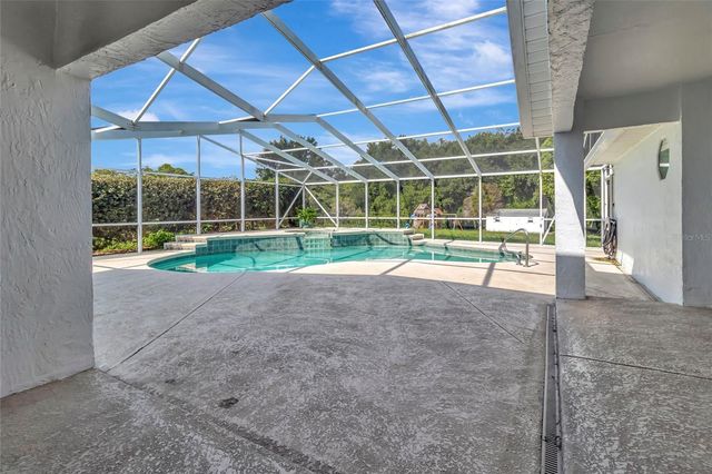 6856 NE 61ST AVENUE ROAD, Silver Springs, FL 34488