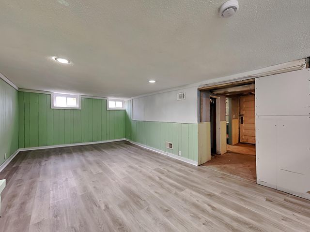 3601 Thomas Avenue N, Minneapolis, MN 55412