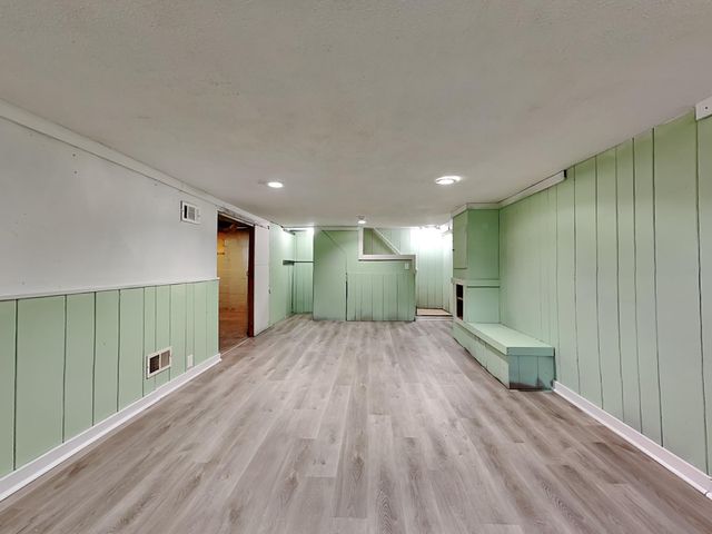 3601 Thomas Avenue N, Minneapolis, MN 55412