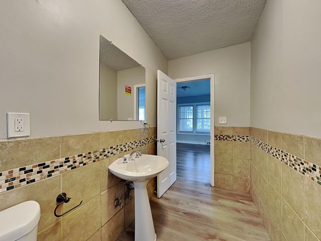 3601 Thomas Avenue N, Minneapolis, MN 55412