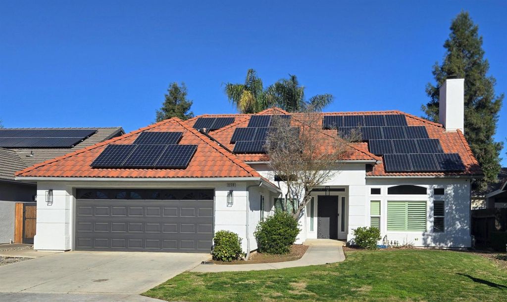 Image 1 of property listing at 2230 E Ryan Avenue, Fresno, CA 93720