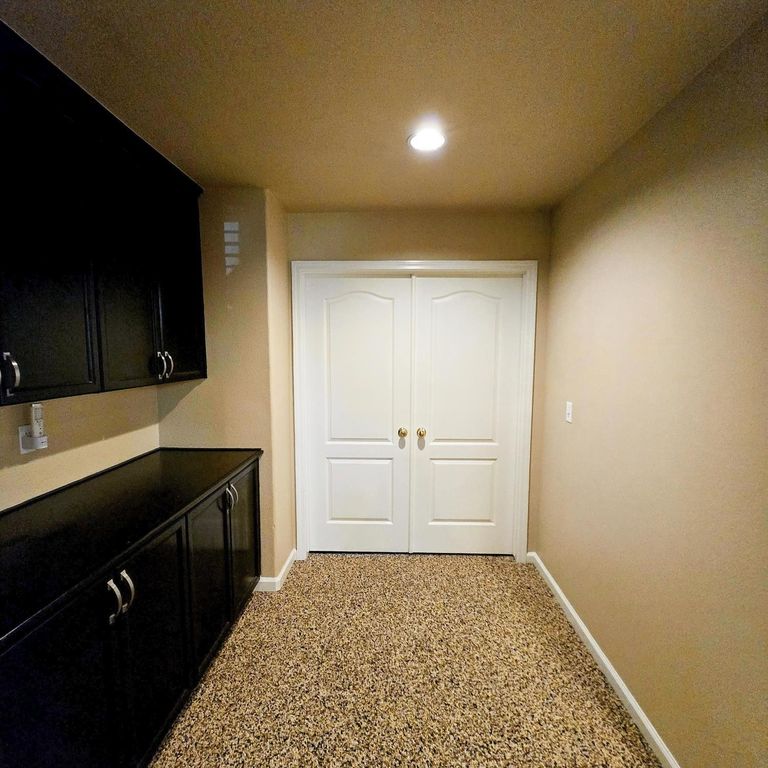 Image 13 of property listing at 2230 E Ryan Avenue, Fresno, CA 93720