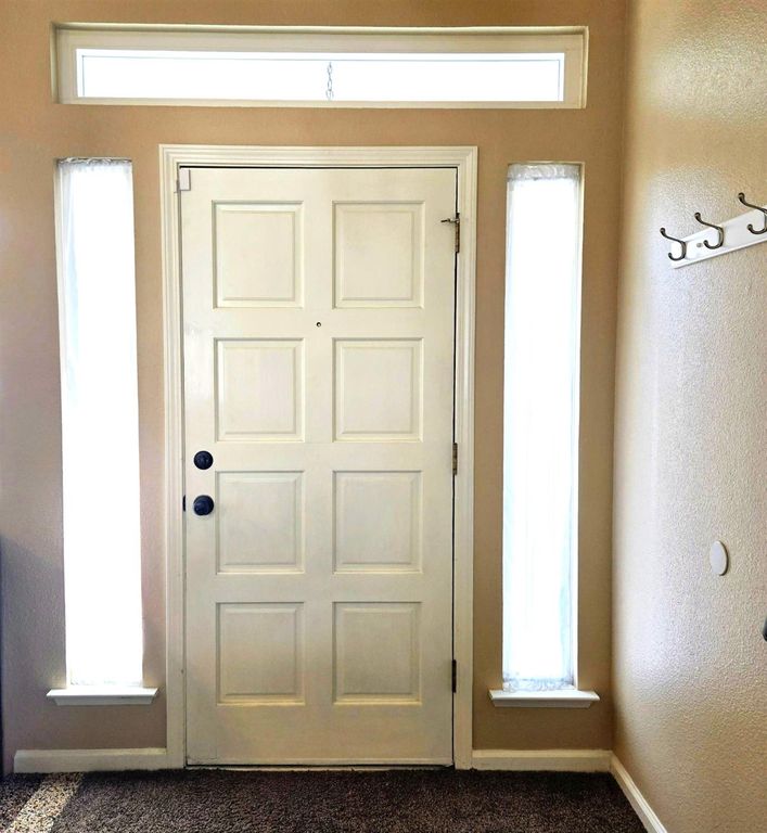 Image 2 of property listing at 2230 E Ryan Avenue, Fresno, CA 93720