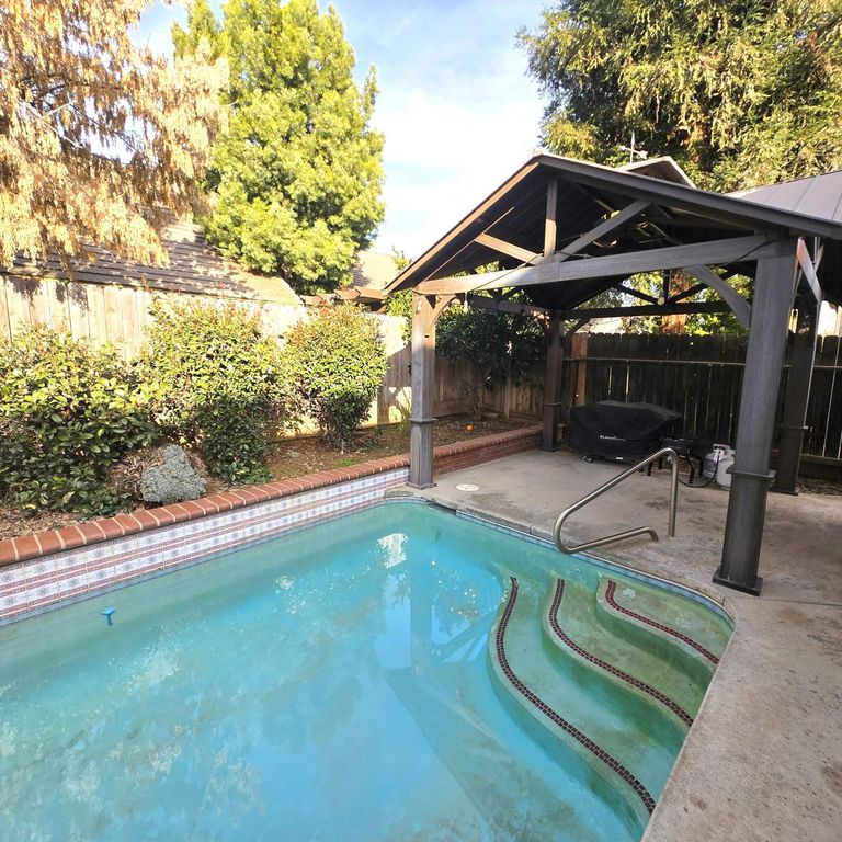 Image 22 of property listing at 2230 E Ryan Avenue, Fresno, CA 93720