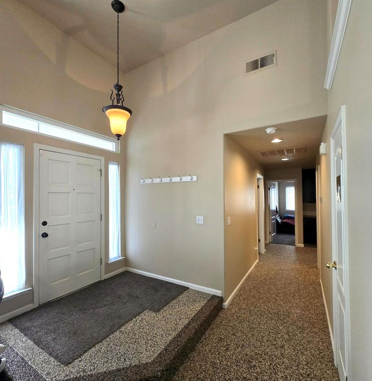 Image 3 of property listing at 2230 E Ryan Avenue, Fresno, CA 93720