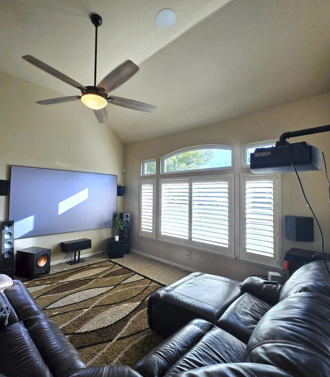 Image 4 of property listing at 2230 E Ryan Avenue, Fresno, CA 93720