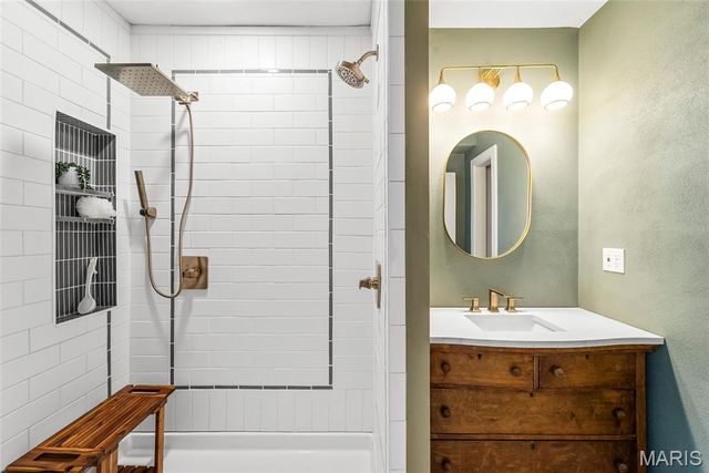 725 Randle Street, Edwardsville, IL 62025