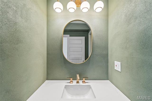 725 Randle Street, Edwardsville, IL 62025