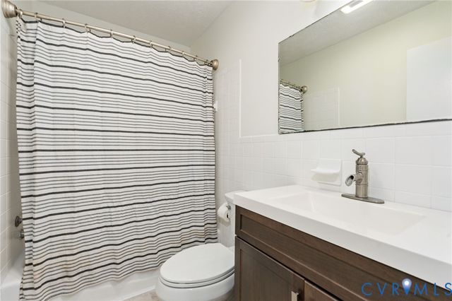 6701 Lakemont Rd, New Kent, VA 23141