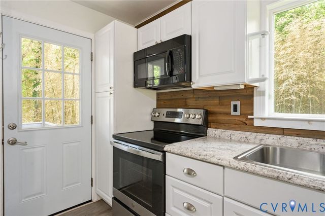 6701 Lakemont Rd, New Kent, VA 23141