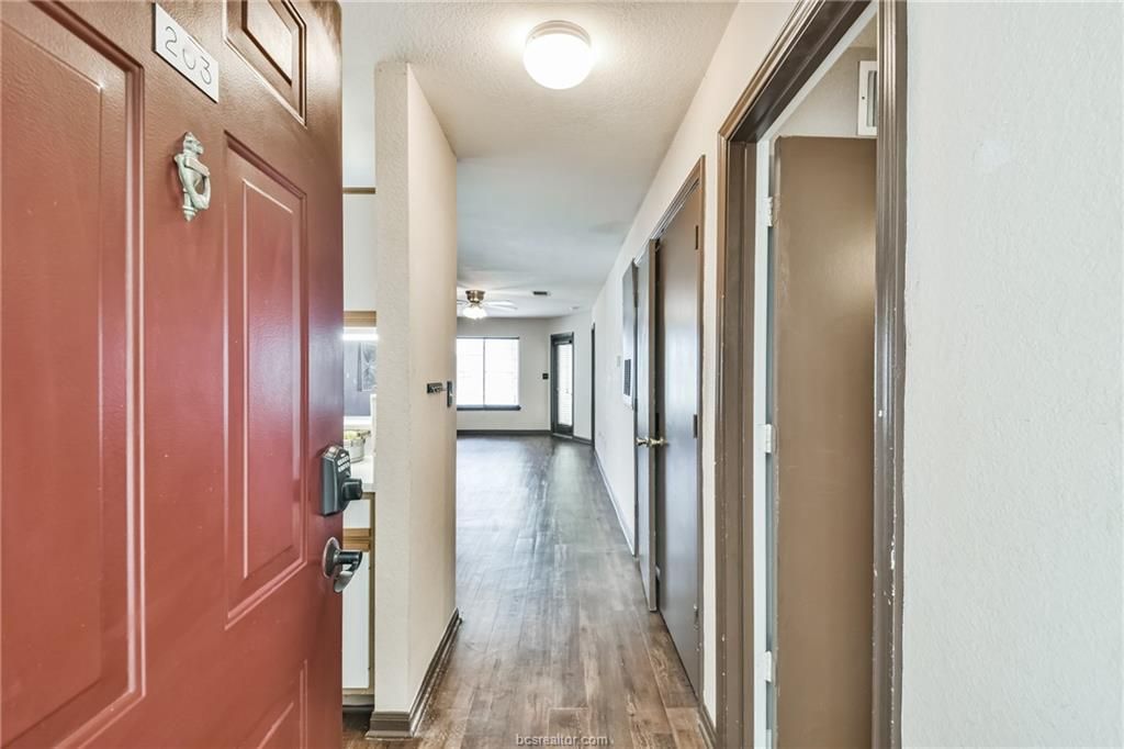 529 Southwest Parkway 203, College Station, TX 77840 — photo 4