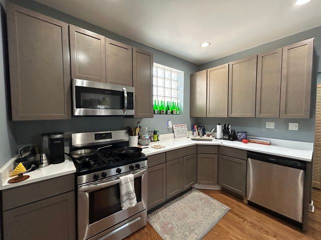 2554 W Eastwood Avenue 2W, Chicago, IL 60625