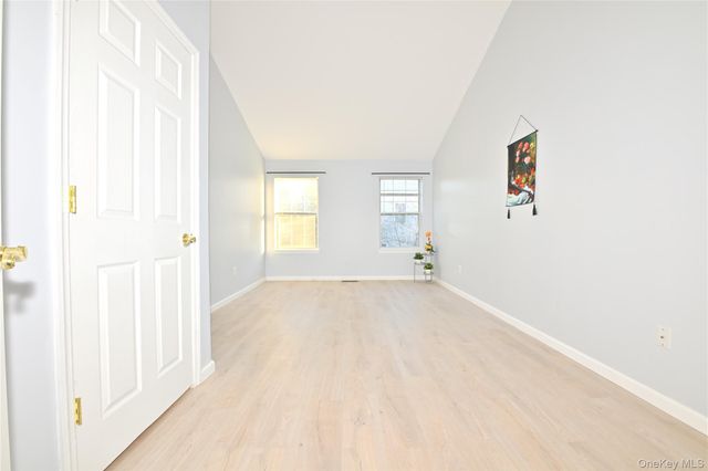 14 Kensington Way, Middletown, NY 10940