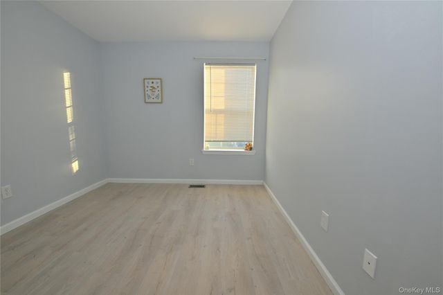 14 Kensington Way, Middletown, NY 10940