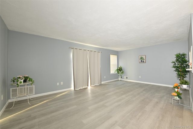 14 Kensington Way, Middletown, NY 10940