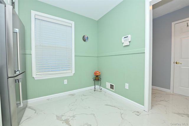 14 Kensington Way, Middletown, NY 10940