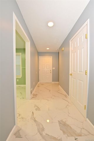 14 Kensington Way, Middletown, NY 10940