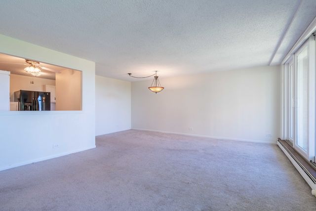 2211 S Highland Avenue 4B, Lombard, IL 60148