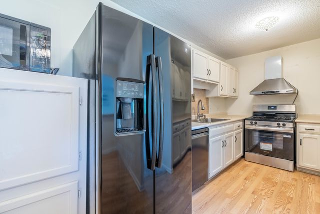 2211 S Highland Avenue 4B, Lombard, IL 60148