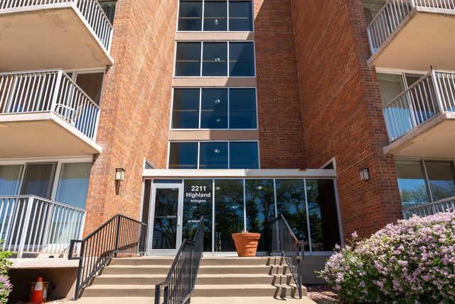 2211 S Highland Avenue 4B, Lombard, IL 60148