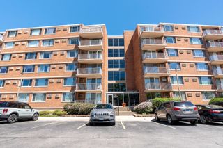 2211 S Highland Avenue 4B, Lombard, IL 60148