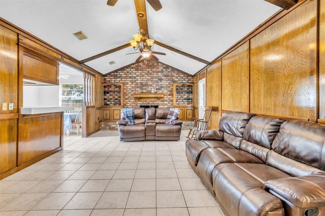 2421 Maxwell Lane, Deer Park, TX 77536