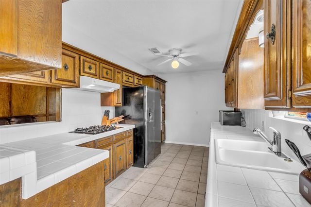2421 Maxwell Lane, Deer Park, TX 77536