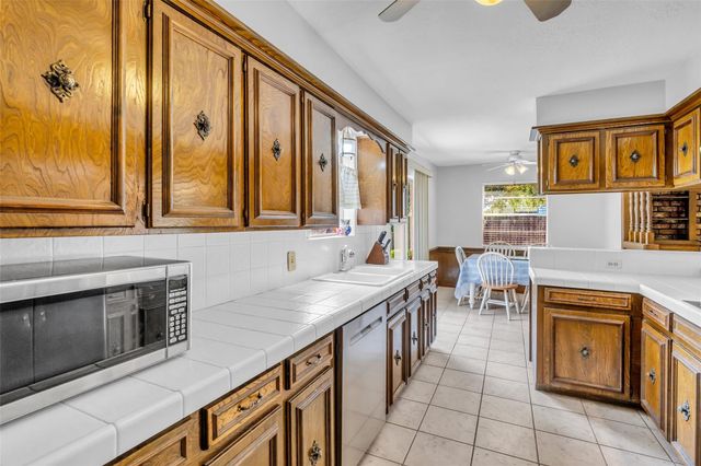 2421 Maxwell Lane, Deer Park, TX 77536